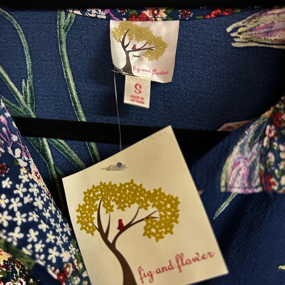 Fig and Flower Floral Tunic Top - Picture 4 of 5